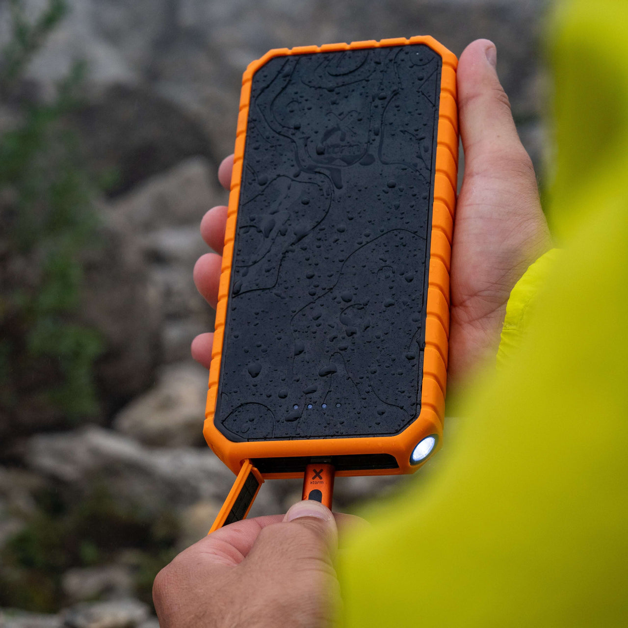 Xtreme Power Bank Robuste 35W - 20.000 mAh - Extérieur - Étanche avec Lampe de Poche - Quick Charge 3.0