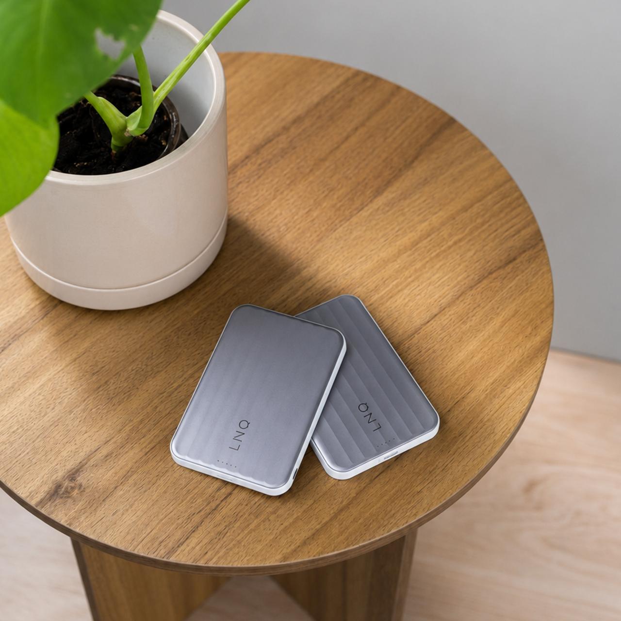 LINQ Semi-solid State Magnetic Power bank 5.000