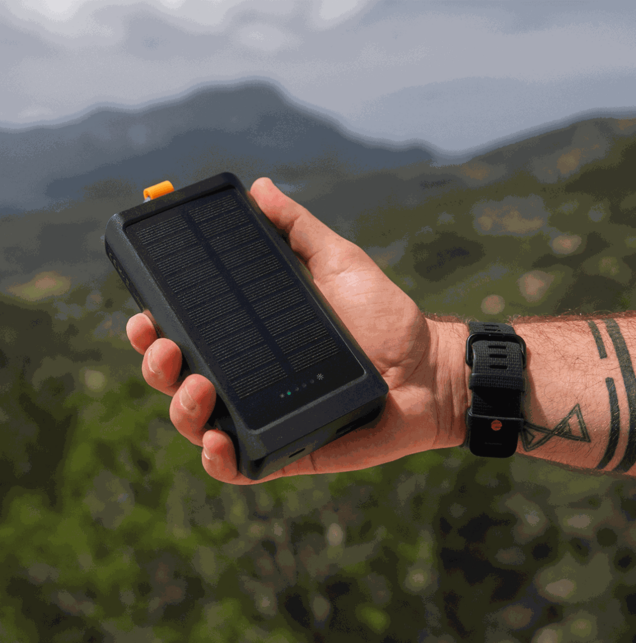 Go2 Power Bank Solar Panel and Flashlight 10.000 mAh - 15W